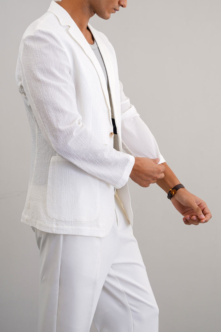 WHITE SEERSUCKER BLAZER