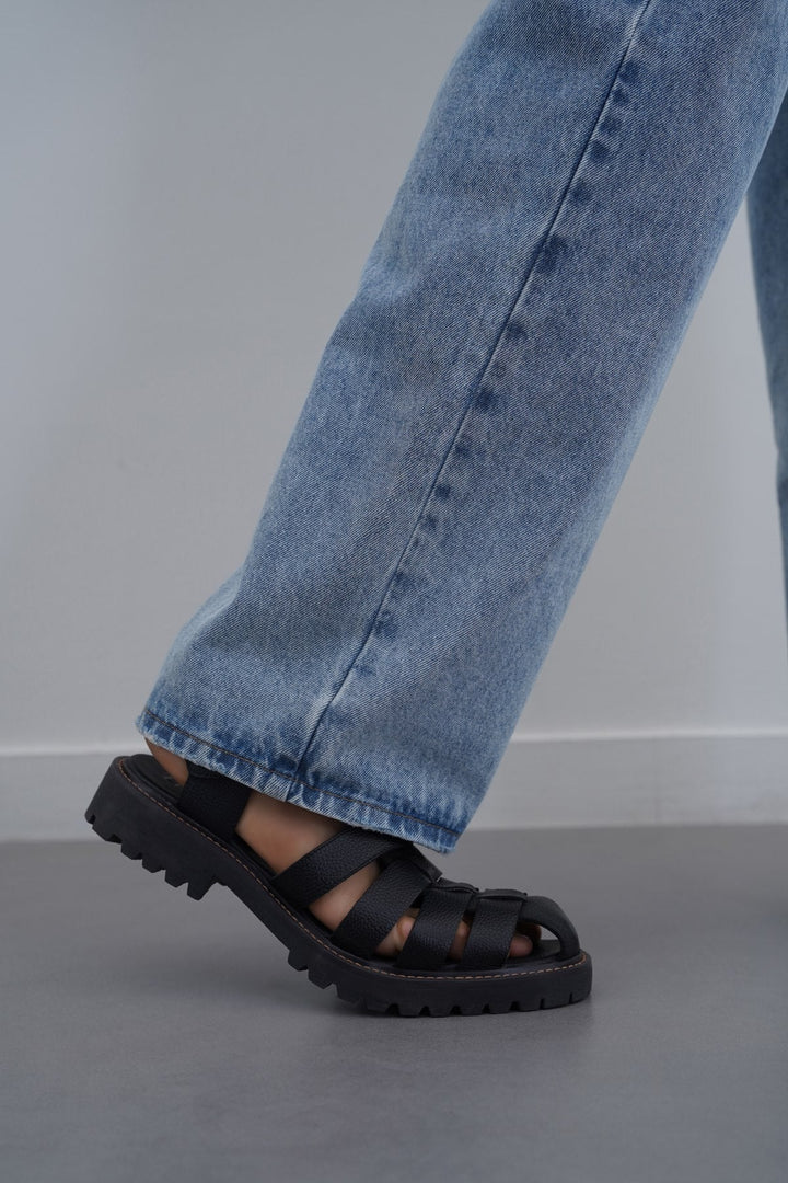 BLACK LEATHER FISHERMAN SANDALS