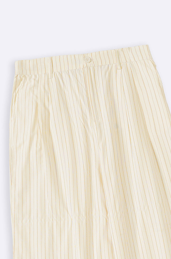 CREAM CURVE STRIPED PANTS
