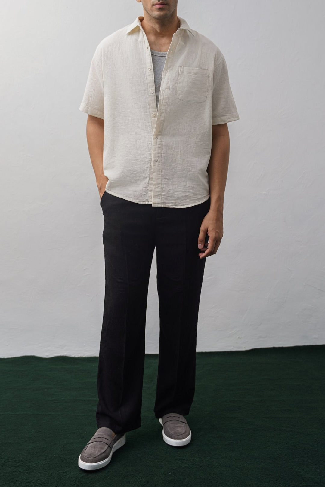 BLACK RELAXED TROUSERS