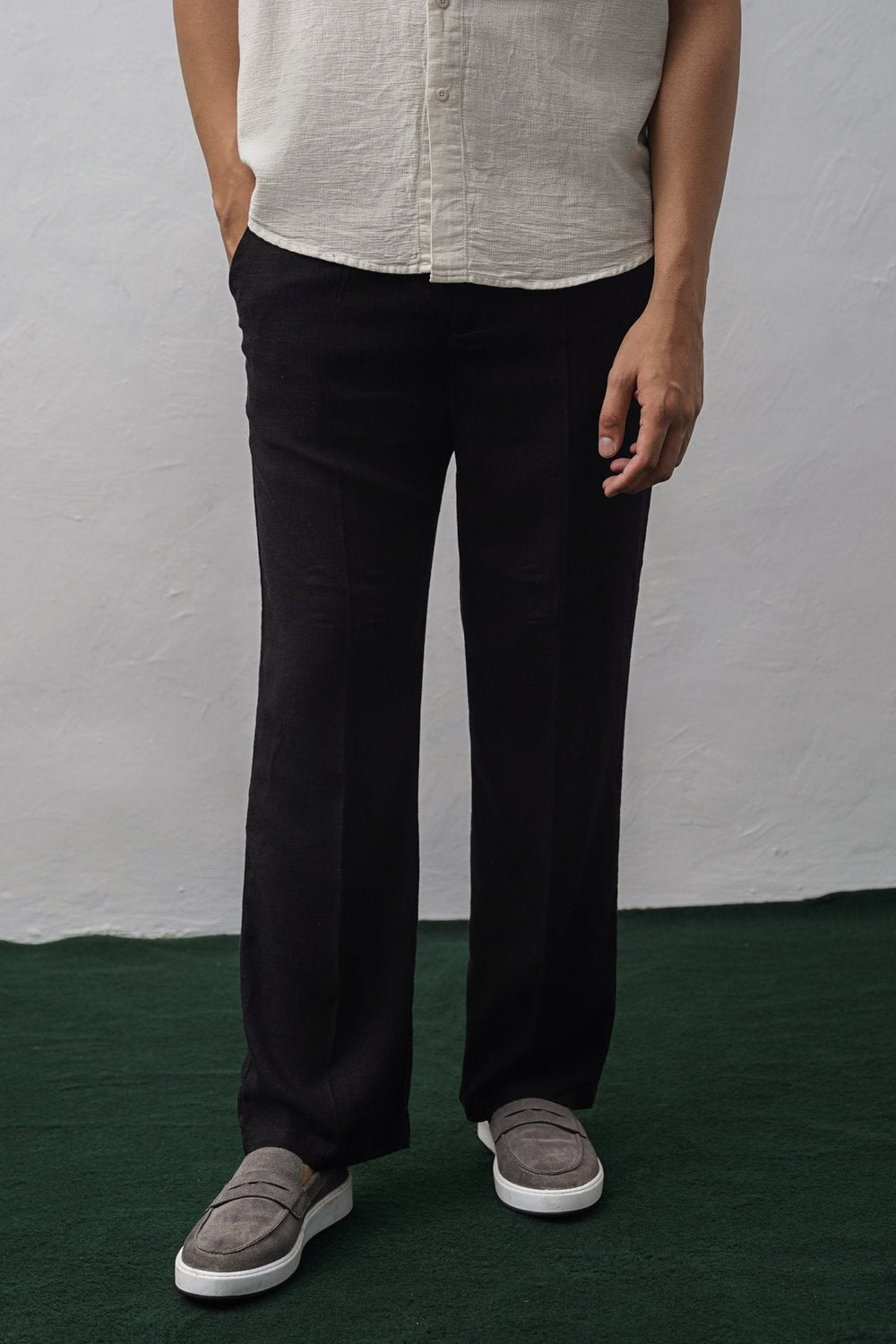 BLACK RELAXED TROUSERS