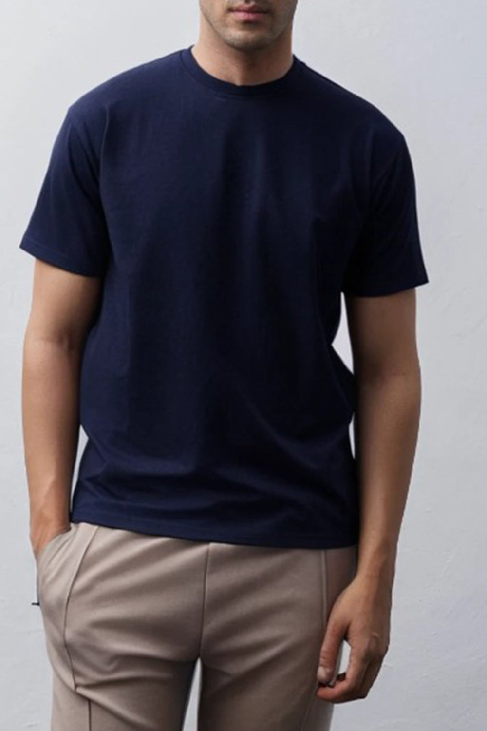 NAVY CREW-NECK TEE
