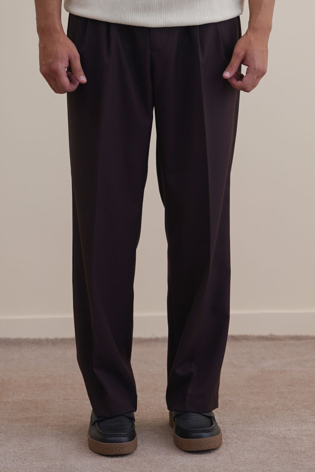 BROWN PLEATED TAILORED PANTS