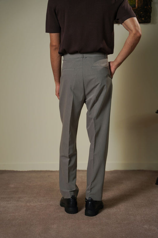 GREY SIGNATURE BELTED PANTS