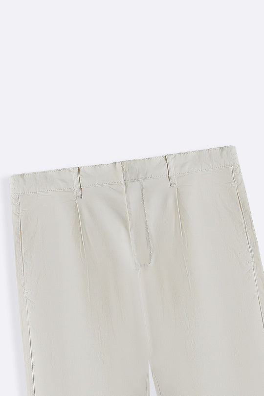 PLEATED CHINOS