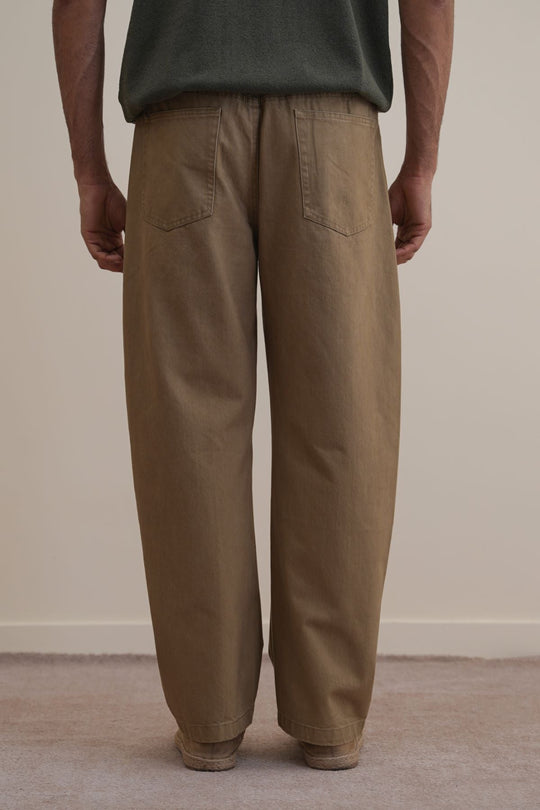 KHAKI TWILL BARREL JEANS