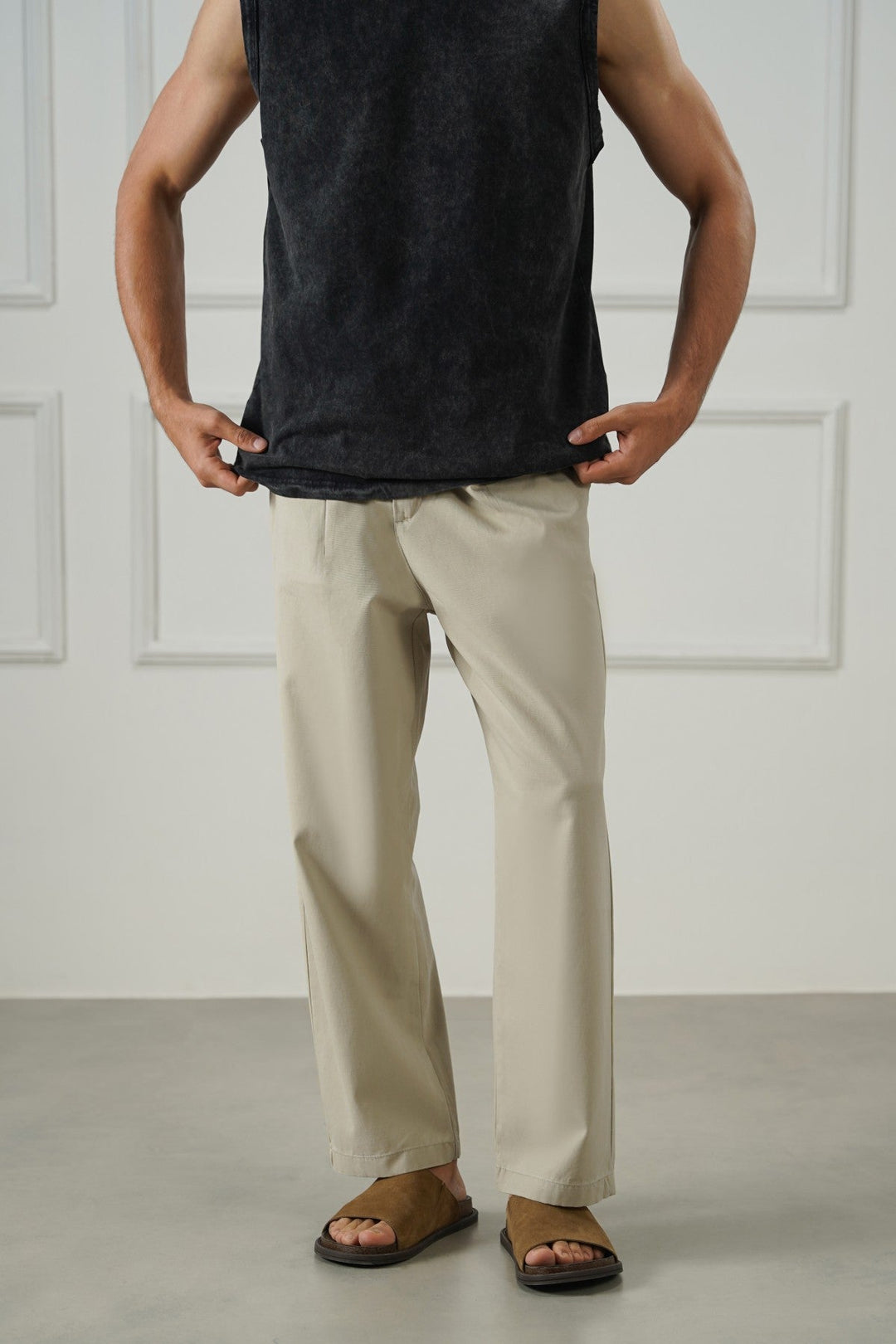 BEIGE EASY PLEATED PANTS