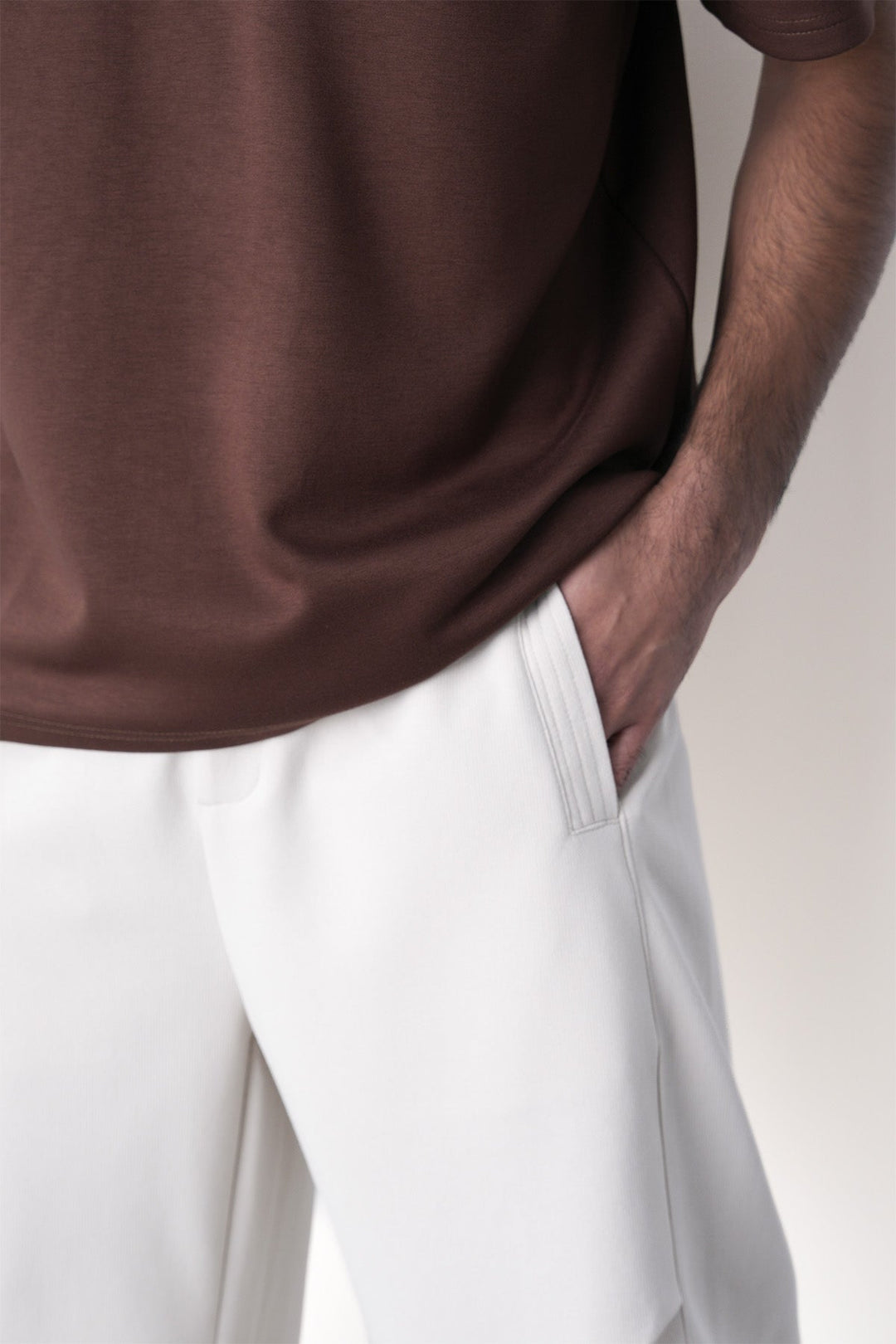BEIGE-PANELLED BARREL PANTS