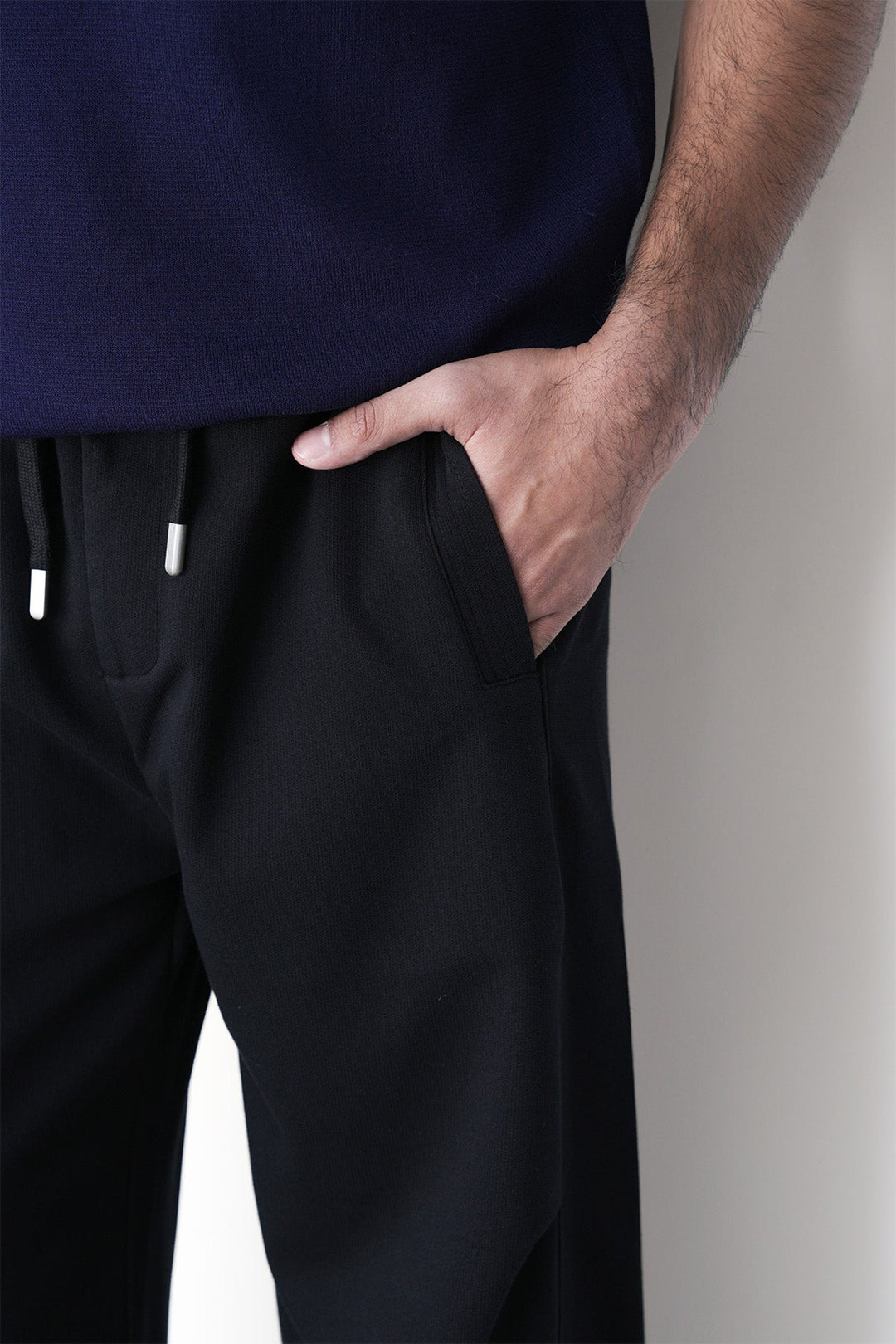 BLACK-PANELLED BARREL PANTS
