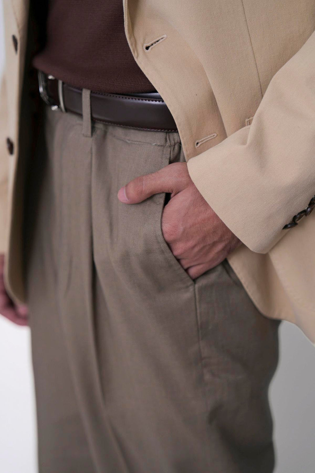 KHAKI TAILORED HERRINGBONE PANTS