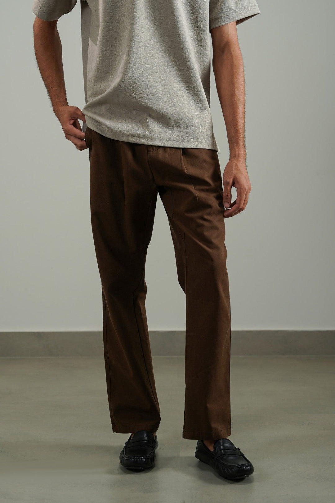 RELAXED PLEATED PANTS