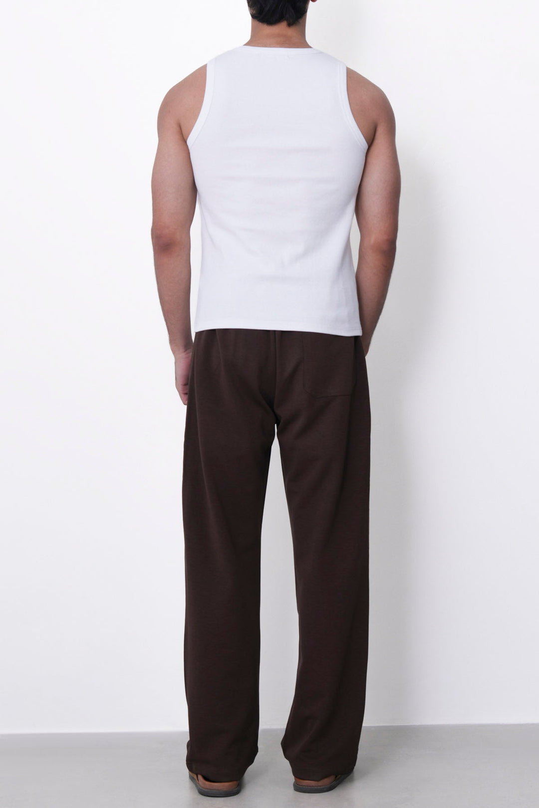 BROWN ESSENTIAL TROUSERS