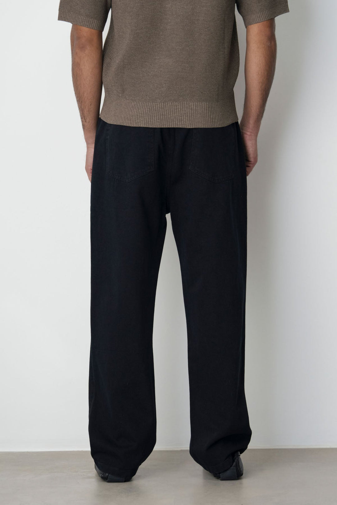 BLACK ELASTICATED WAIST JEANS