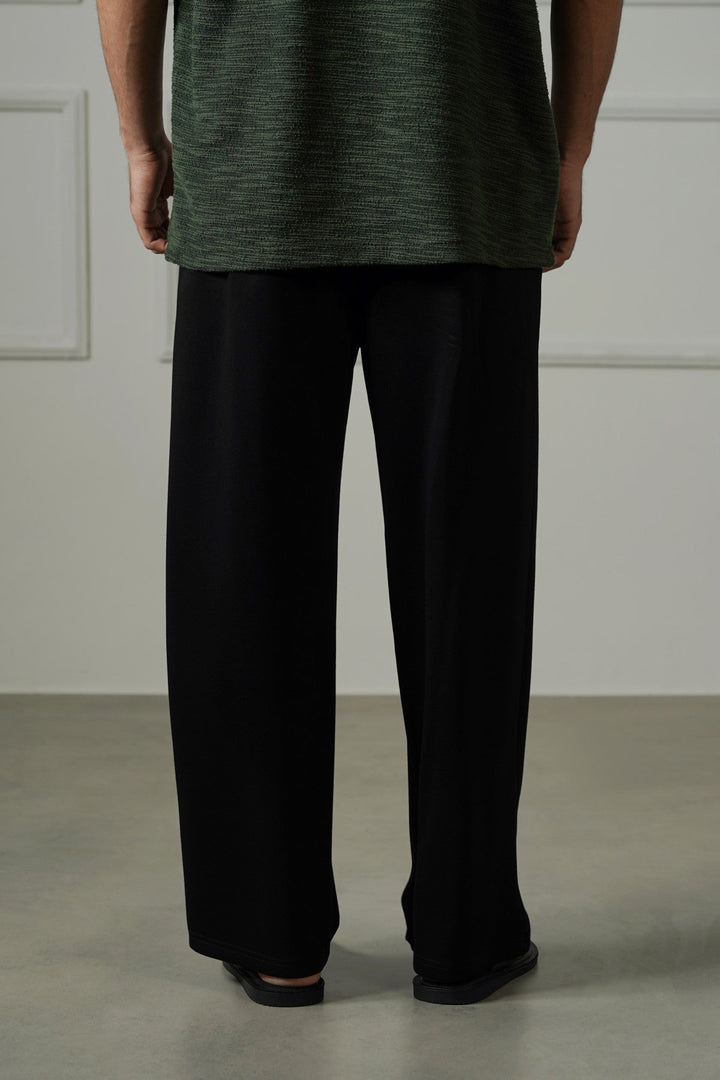 BLACK COMFORT STRAIGHT PANTS