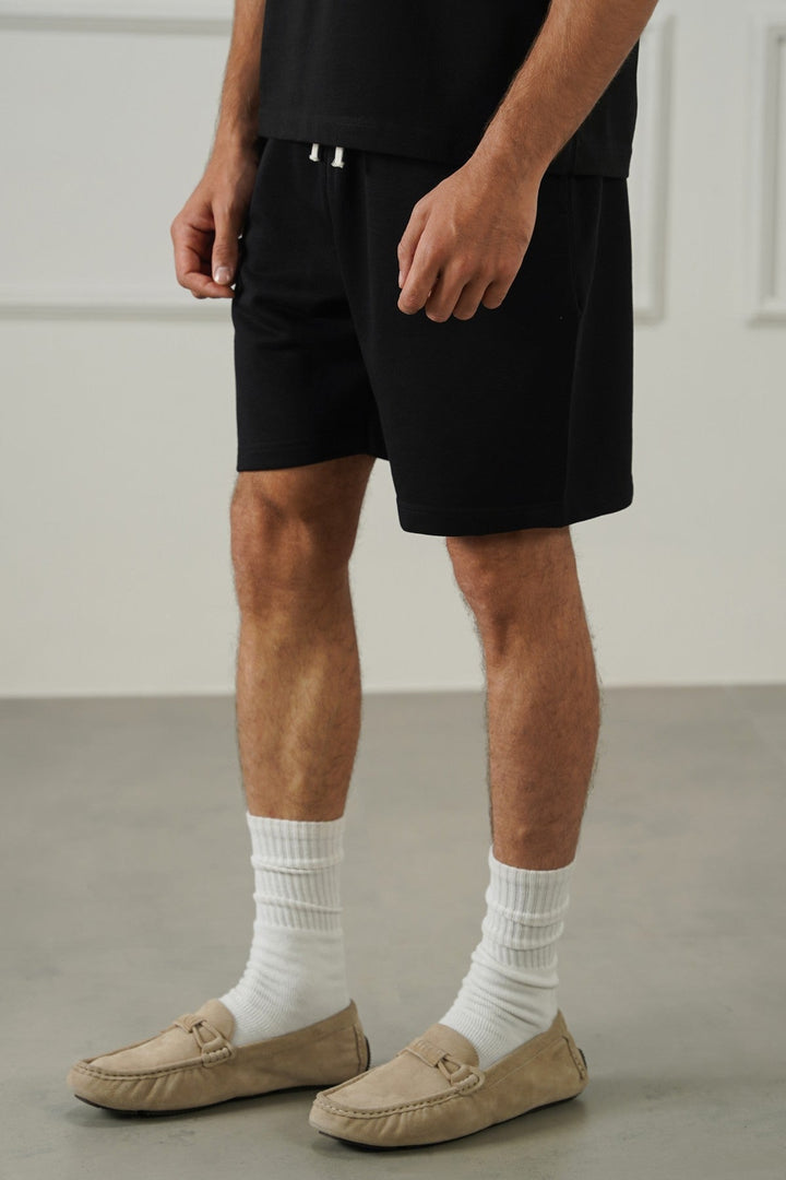 BLACK RELAXED SHORTS