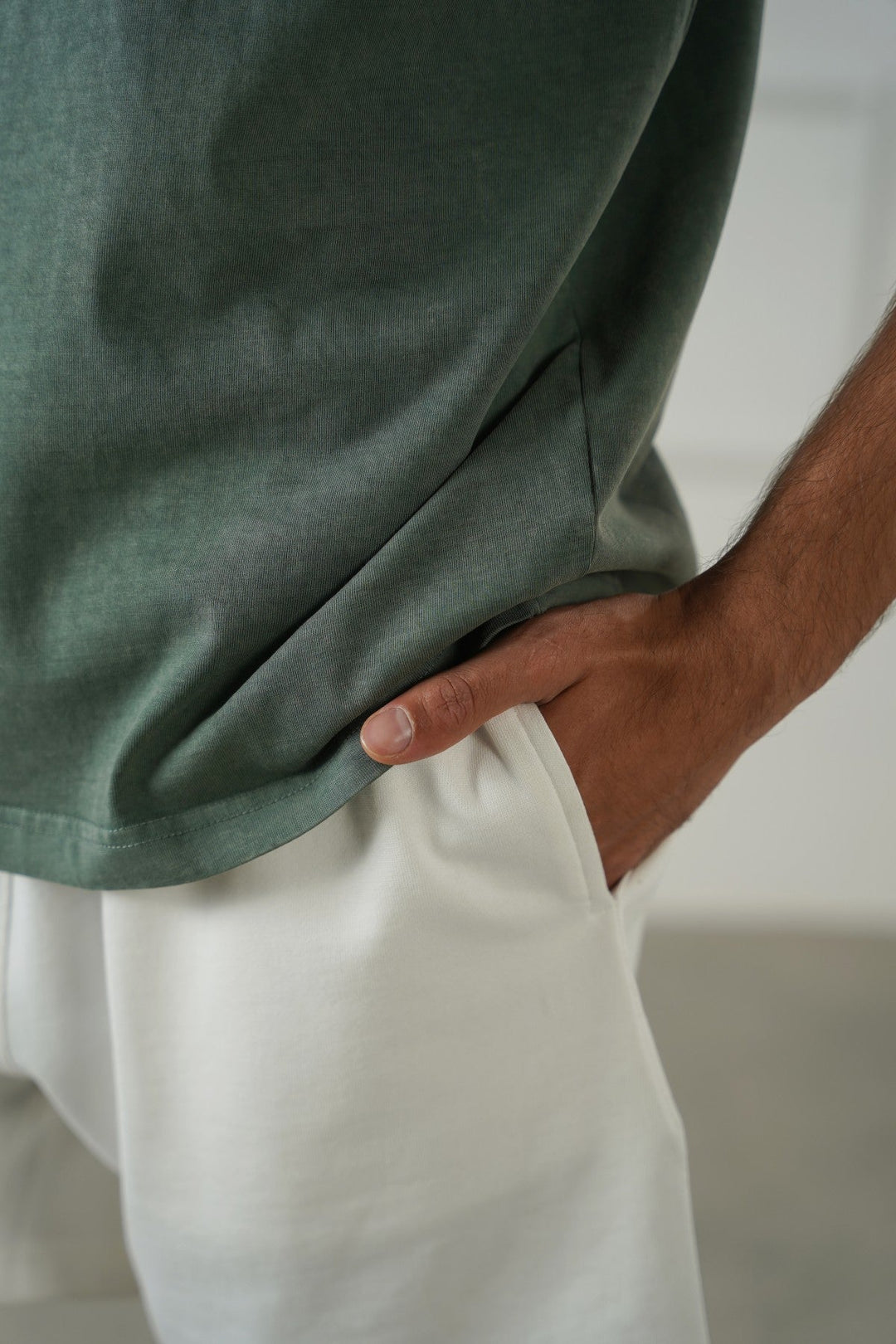 WHITE RELAXED SHORTS