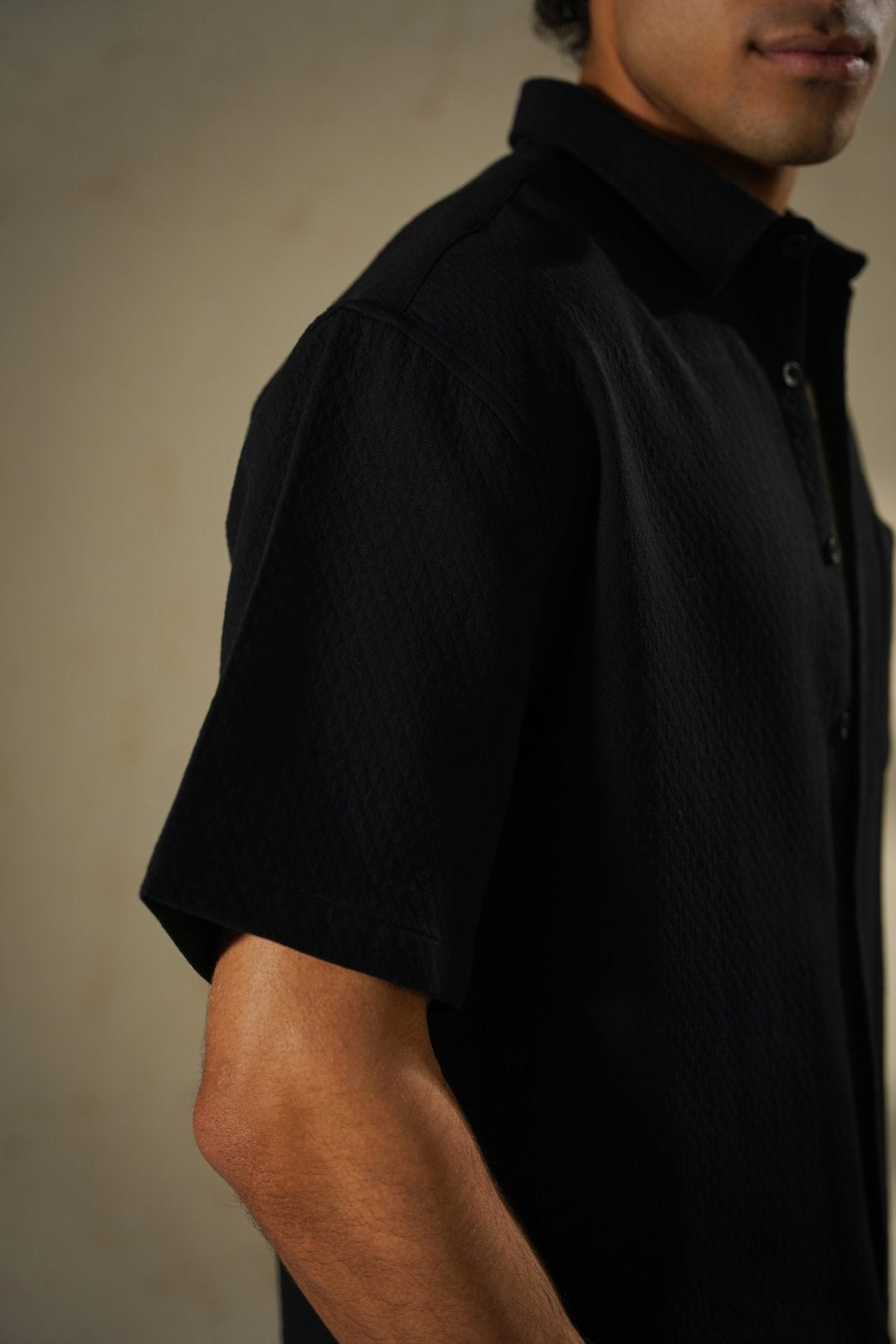 BLACK ESSENTIAL JACQUARD SHIRT