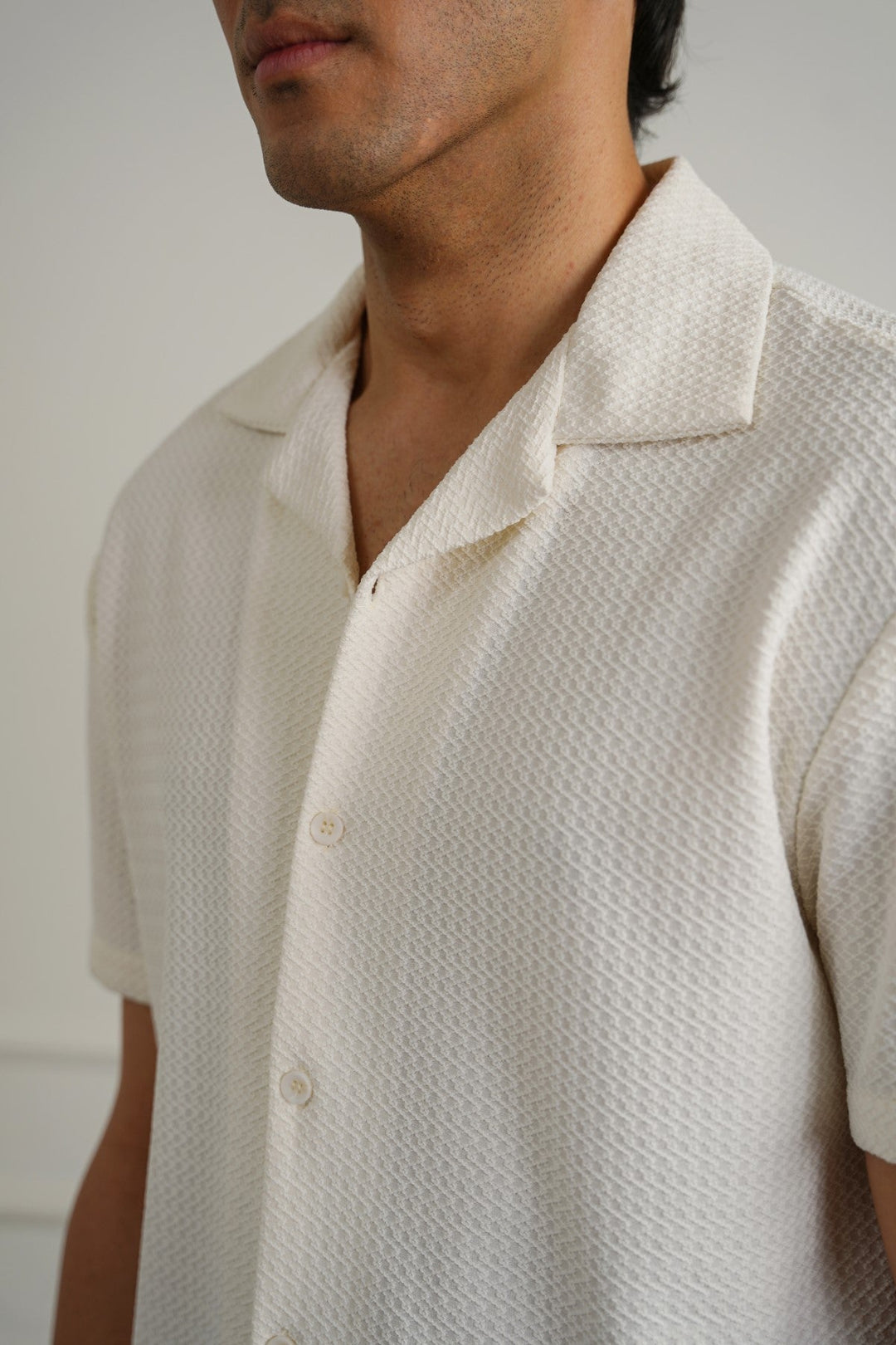 OFF WHITE SUMMER KNIT BUTTON DOWN
