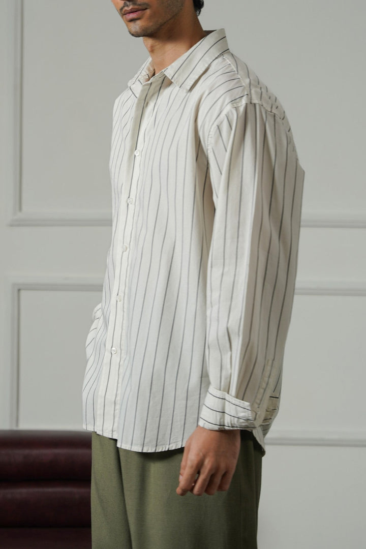 WHITE 90's DAD SHIRT
