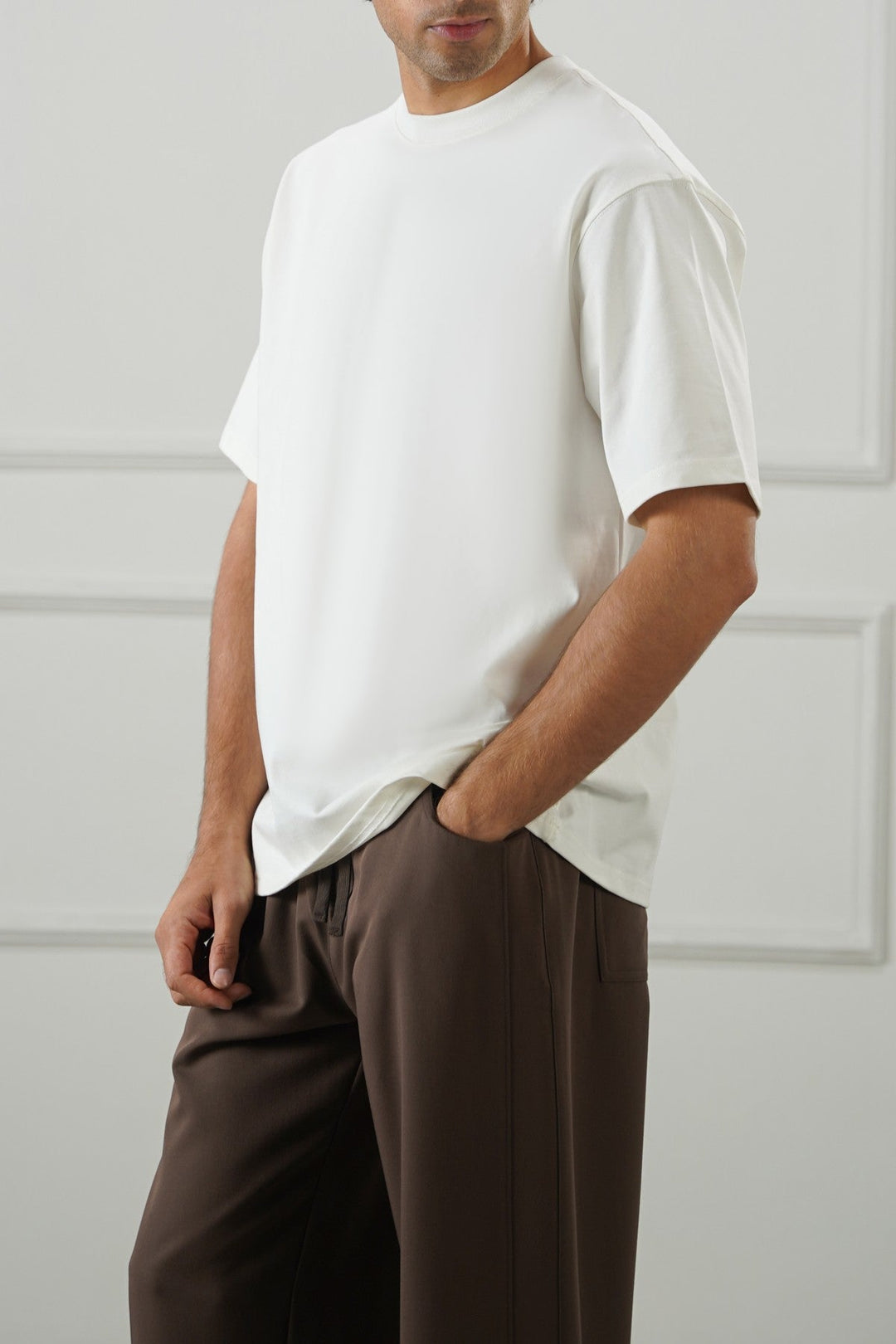 WHITE EVERYDAY COMFORT TEE