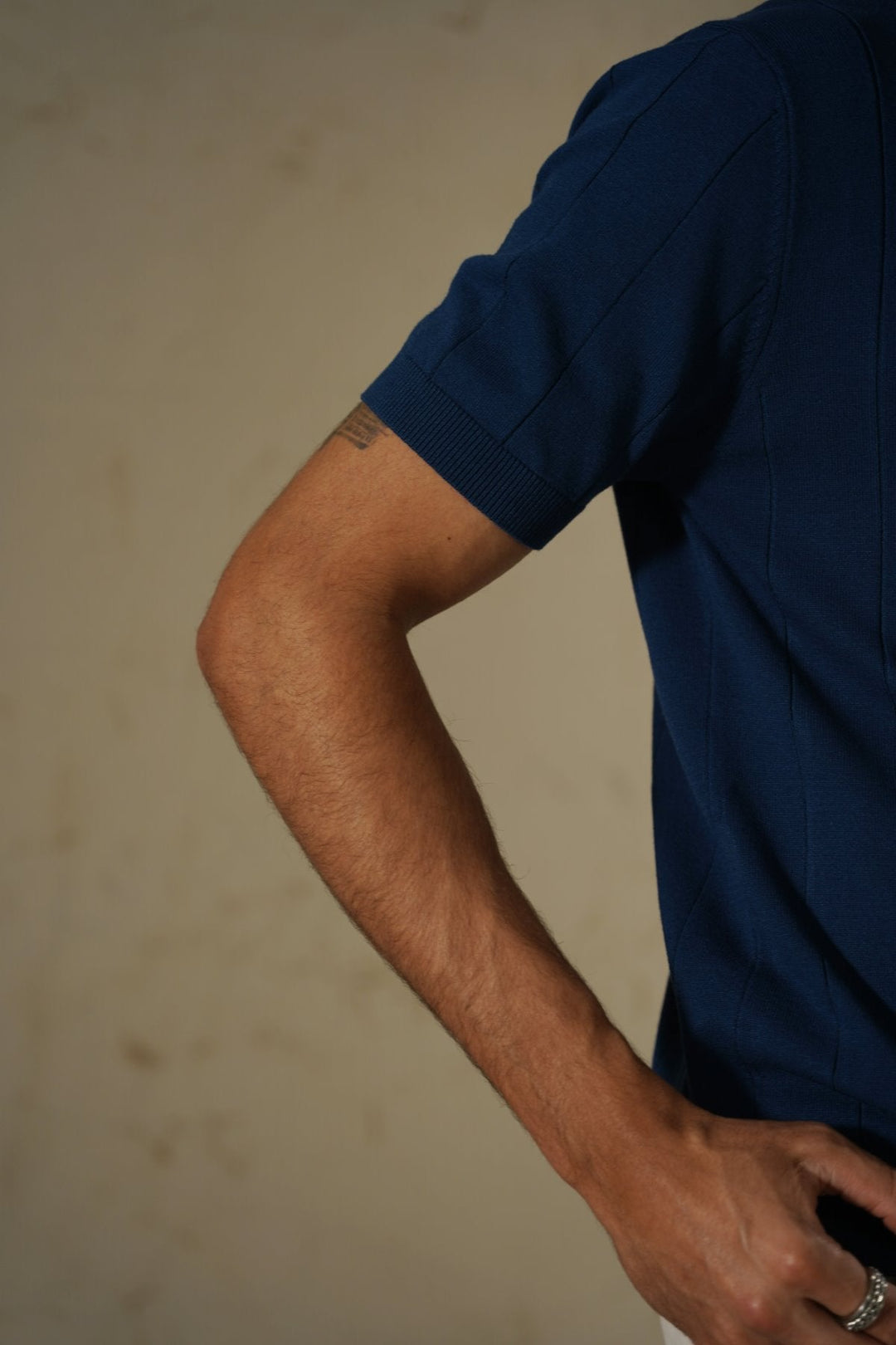 NAVY DROP NEEDLE TEE