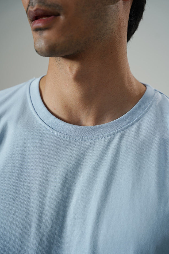 LIGHT BLUE ESSENTIAL CREW NECK TEE