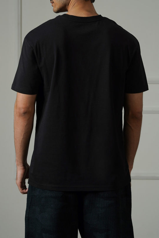 BLACK SLIMFIT TEE