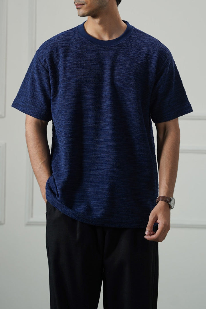 NAVY BUCKLE TEE