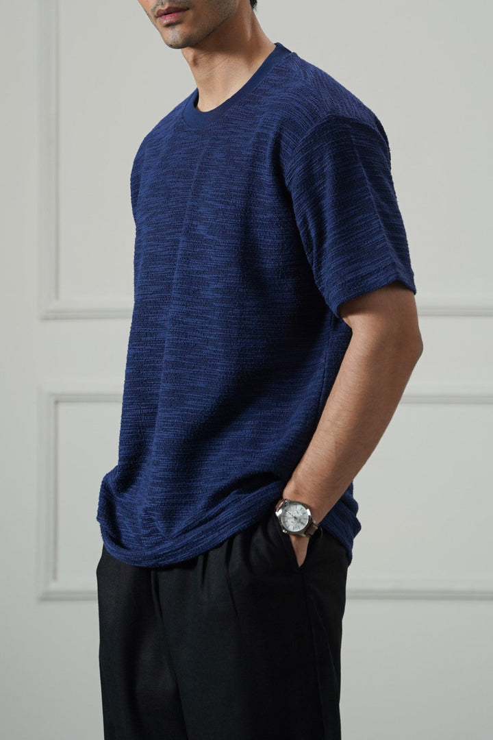 NAVY BUCKLE TEE