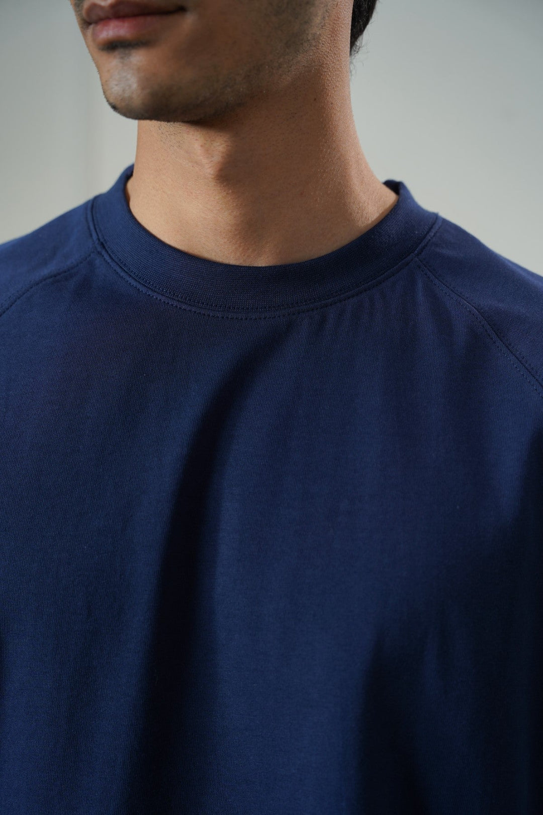 NAVY RAGLAN COTTON TEE