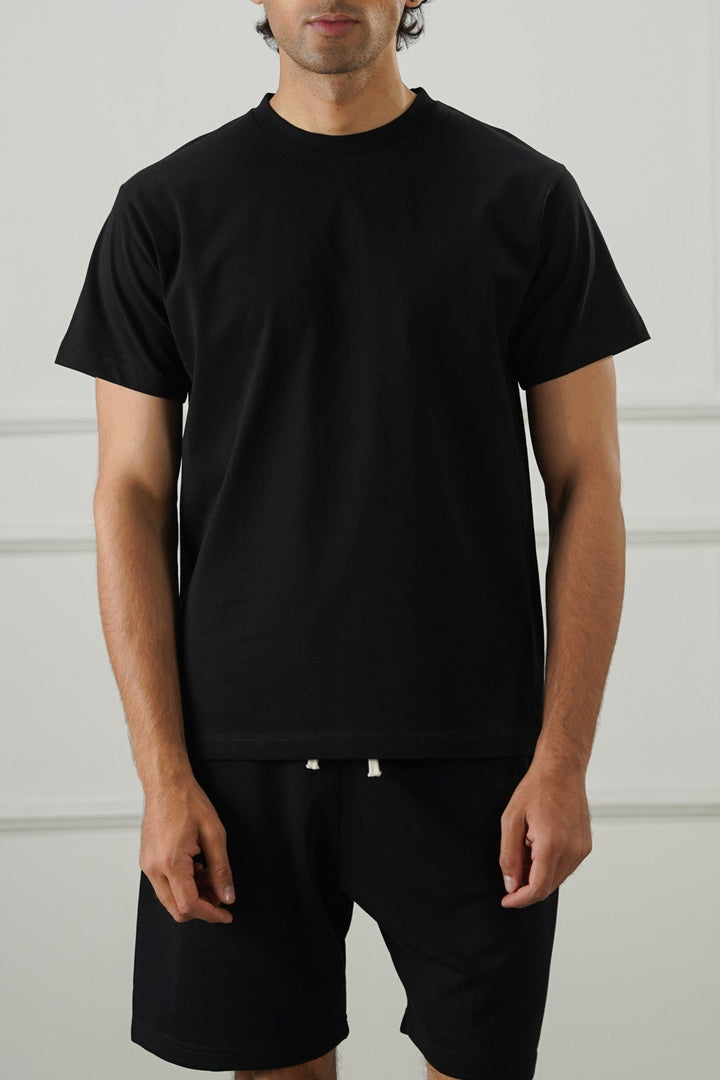 BLACK BASIC SOLID TEE