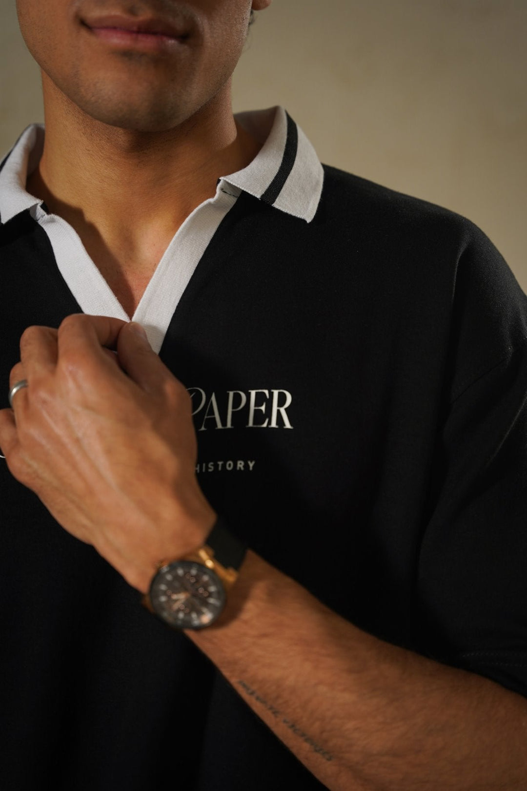 BLACK PRINTED POLO TEE