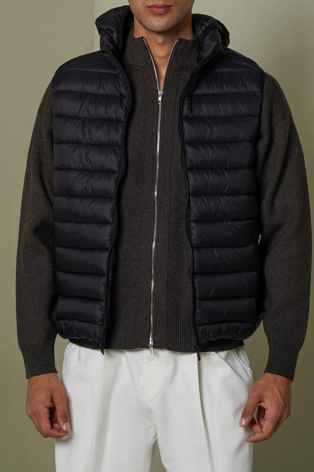 BLACK HOODED GILET