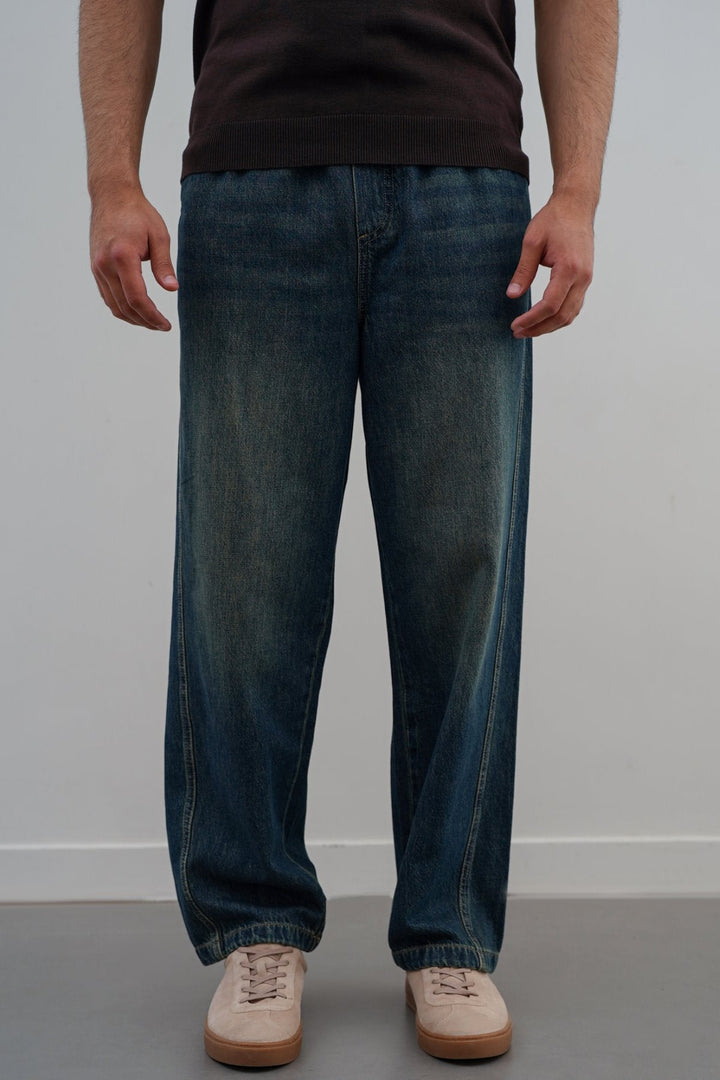 BLUE EASY BARREL JEANS