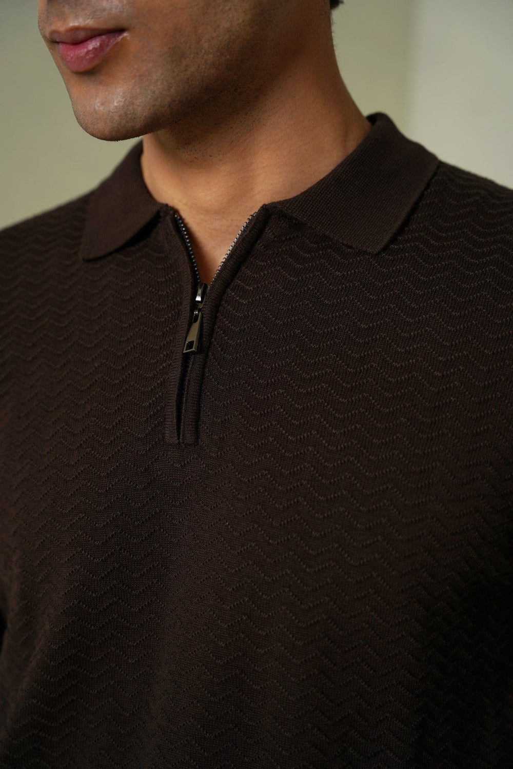 DARK BROWN RIPPLE-KNIT POLO SWEATER