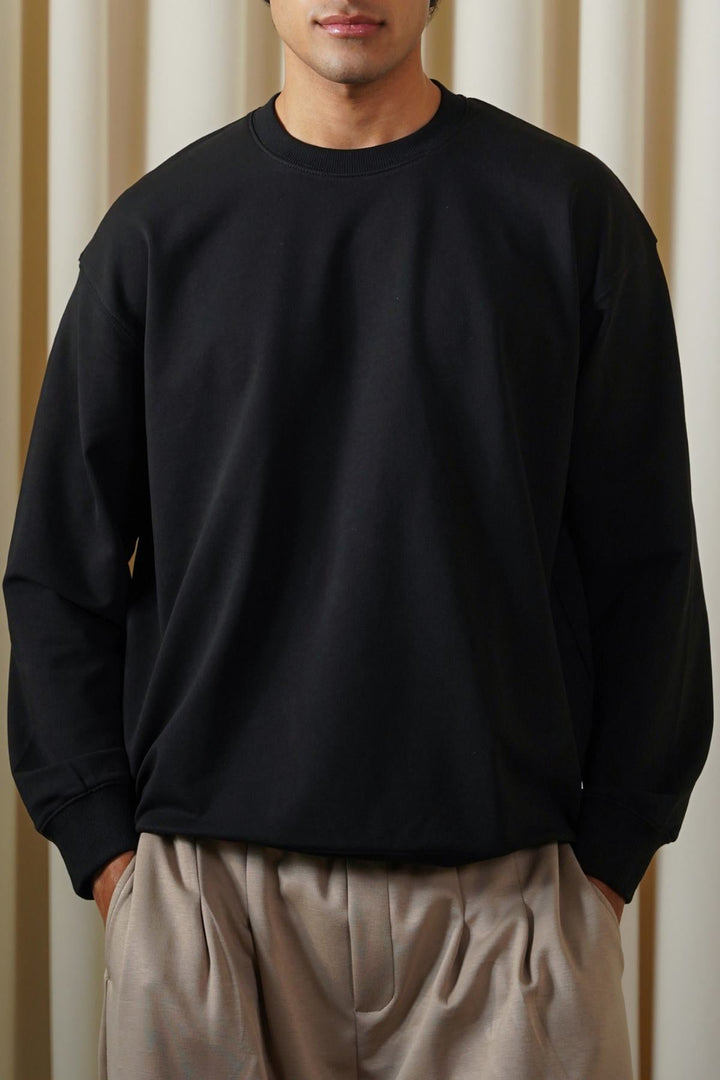 BLACK CLASSIC SWEATSHIRT