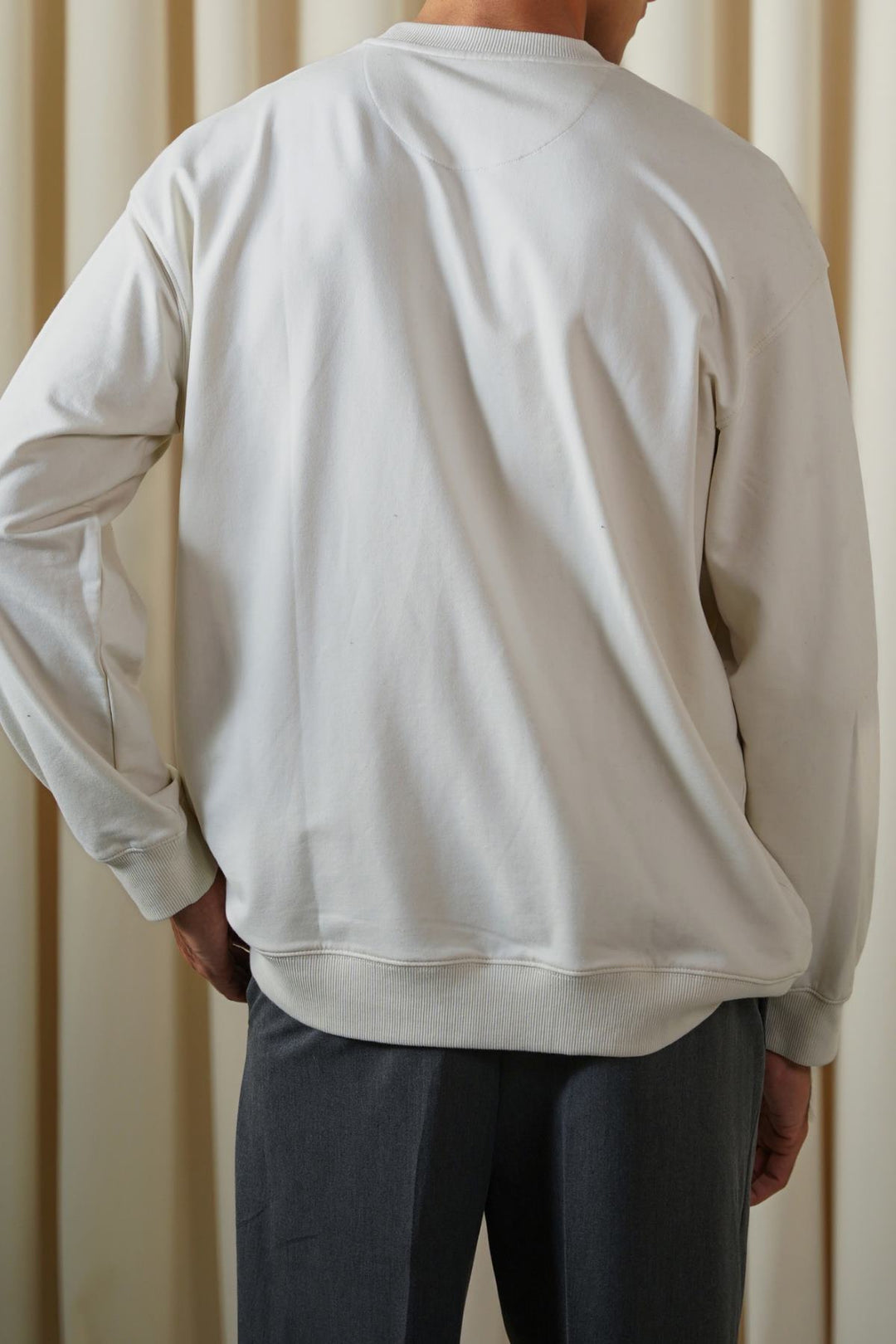 IVORY CLASSIC SWEATSHIRT