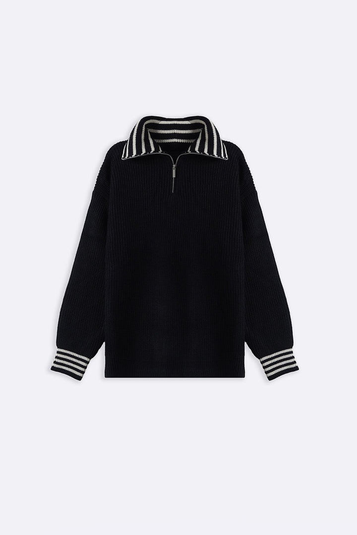 BLACK WHITE EASY MOCK-NECK PULLOVER