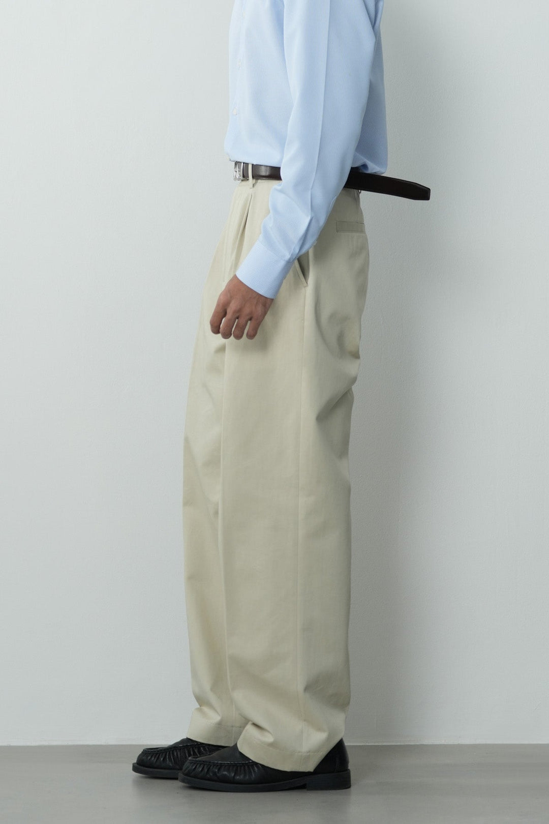 RELAXED PLEATED PANTS