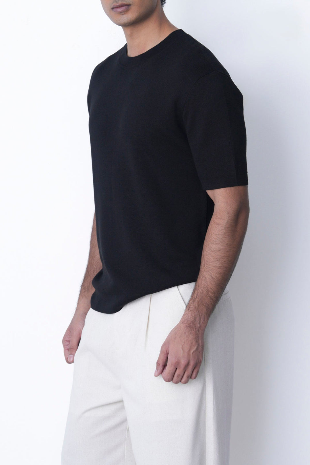 BLACK CLASSIC CREW TEE