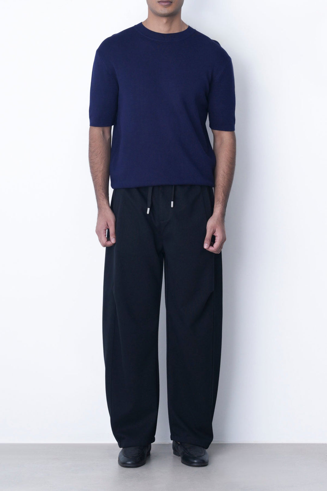 NAVY CLASSIC CREW TEE