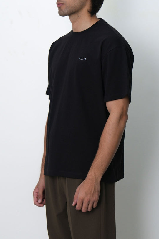 BLACK EVERYDAY PIN-IT TEE
