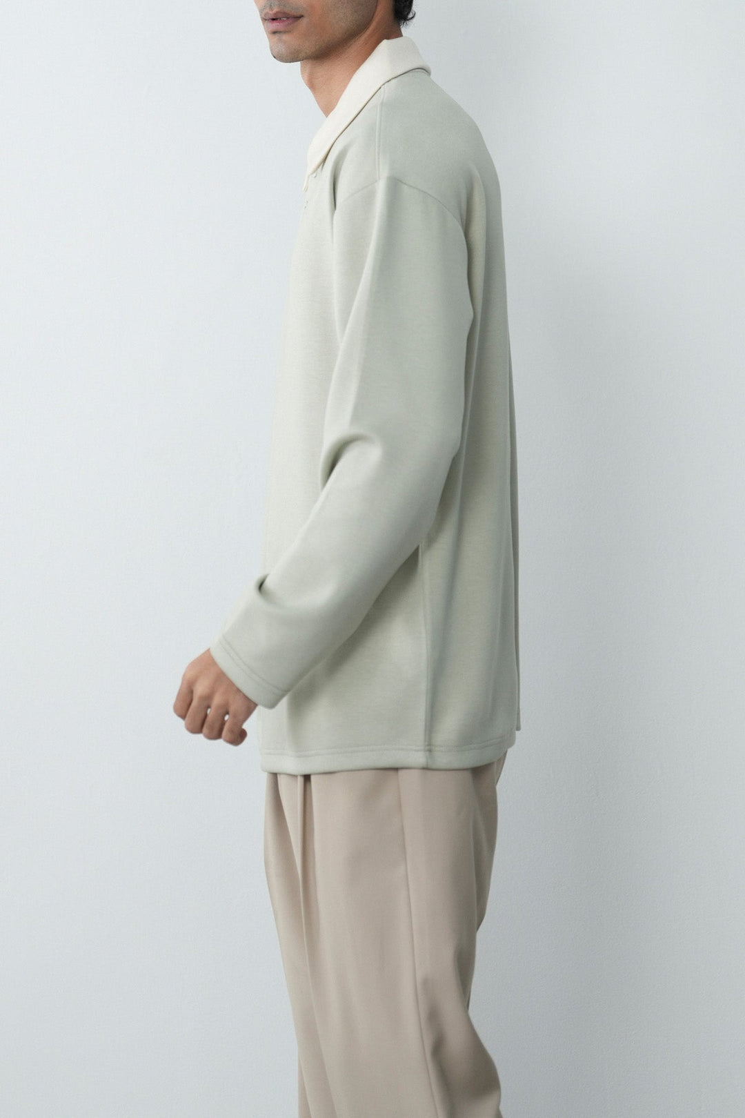 CONTRASTING COLLAR BASIC SHIRT