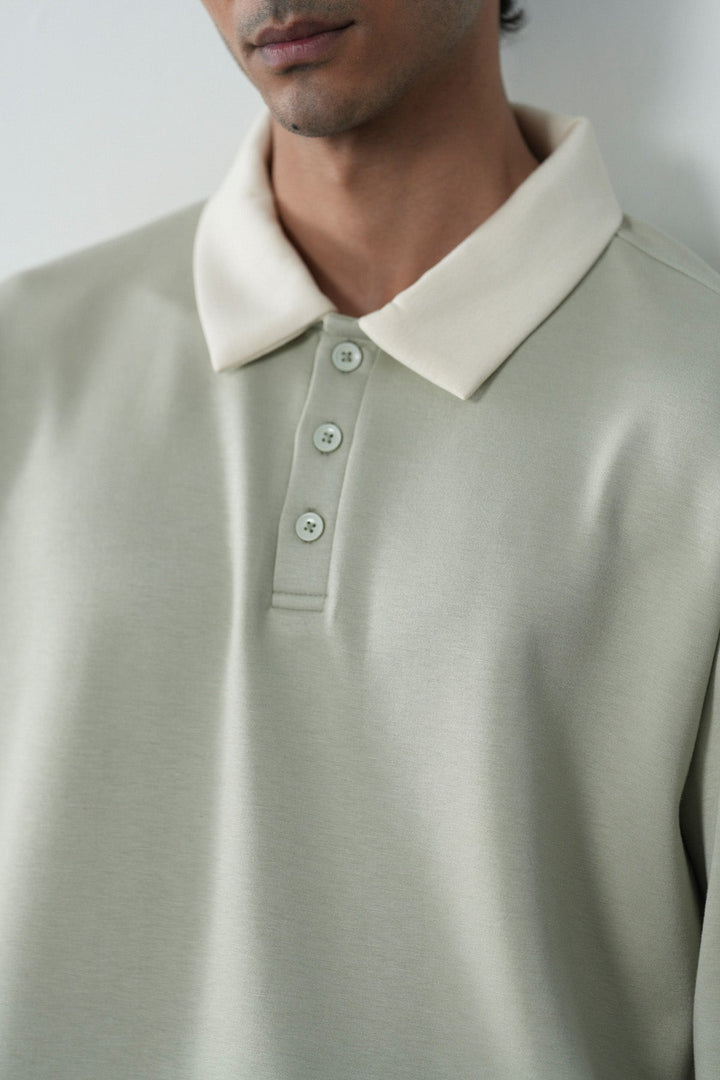 CONTRASTING COLLAR BASIC SHIRT