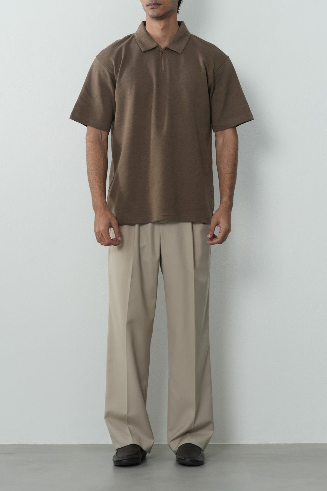 OPEN V NECK COLLAR POLO
