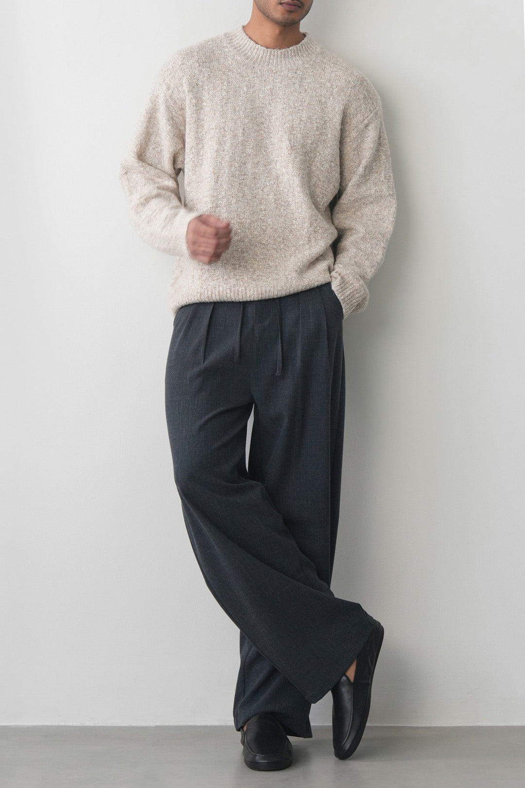 FLECKED CREW NECK SWEATER