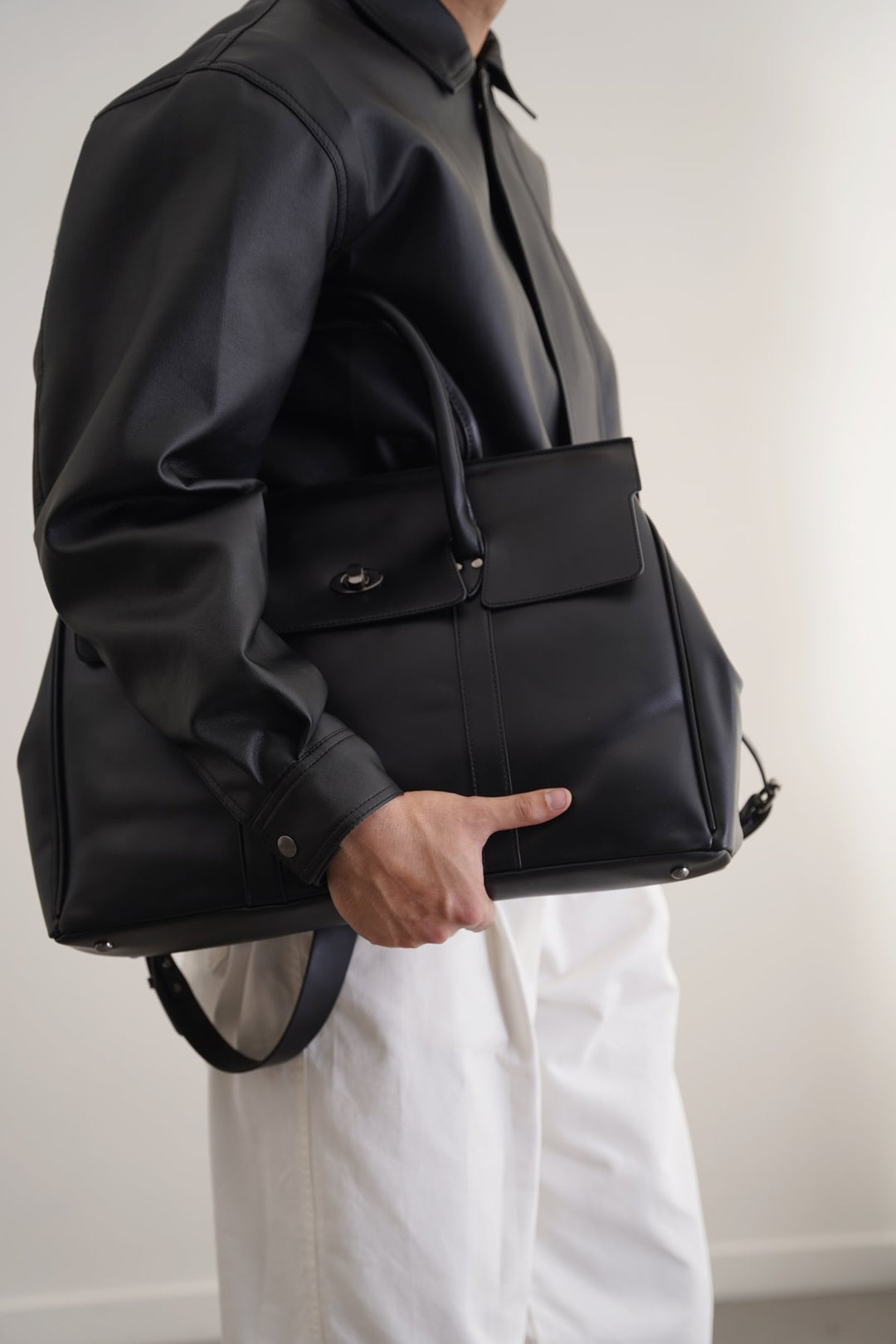 BLACK STUDIO TOTE