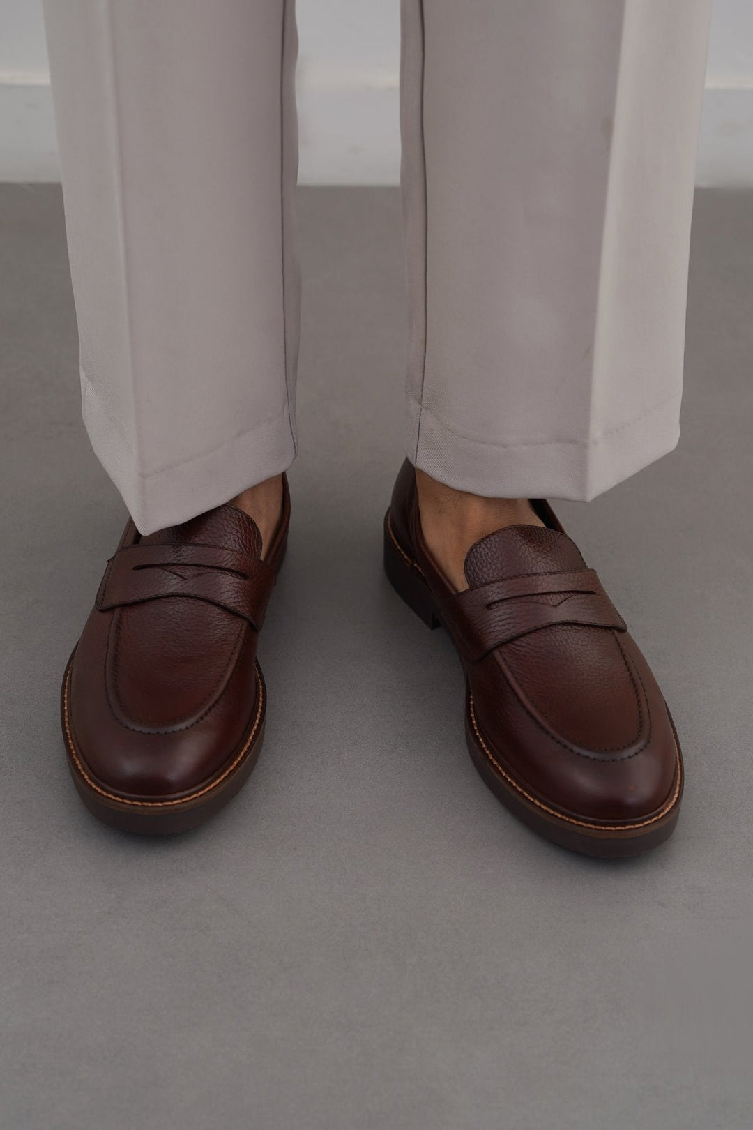 COGNAC CLASSIC LEATHER LOAFERS