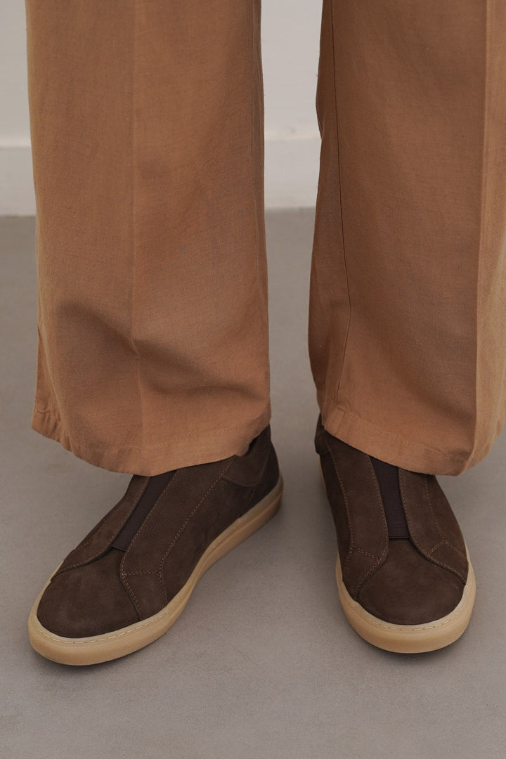 COFFEE LOW TOP LEATHER SNEAKERS