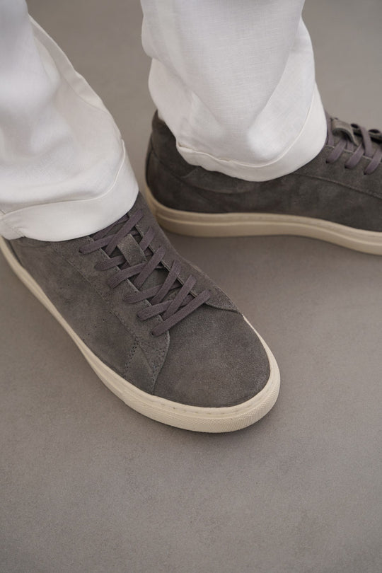 GREY LACE-UP LEATHER SNEAKERS